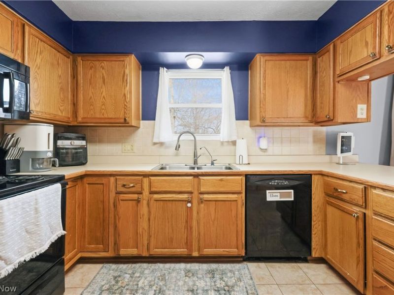 7010 Stonecreek Avenue NE, Canton, OH 44721 Photo 9