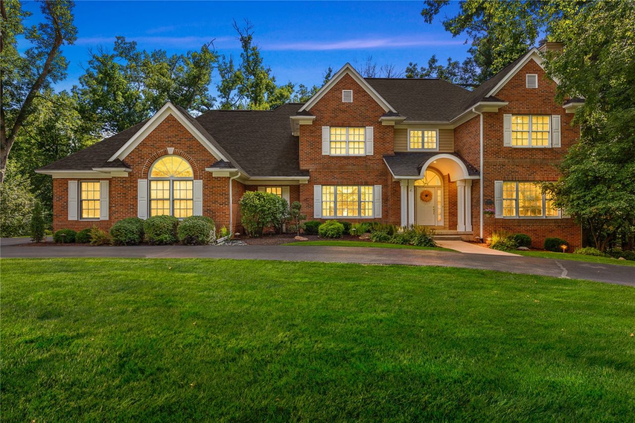 4899 Oak Grove Court Ne, Cedar Rapids, IA 52411 Main Photo