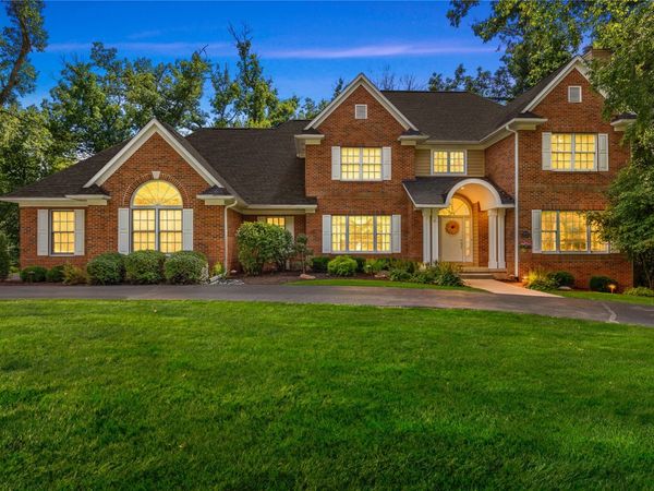 4899 Oak Grove Court NE, Cedar Rapids, IA 52411