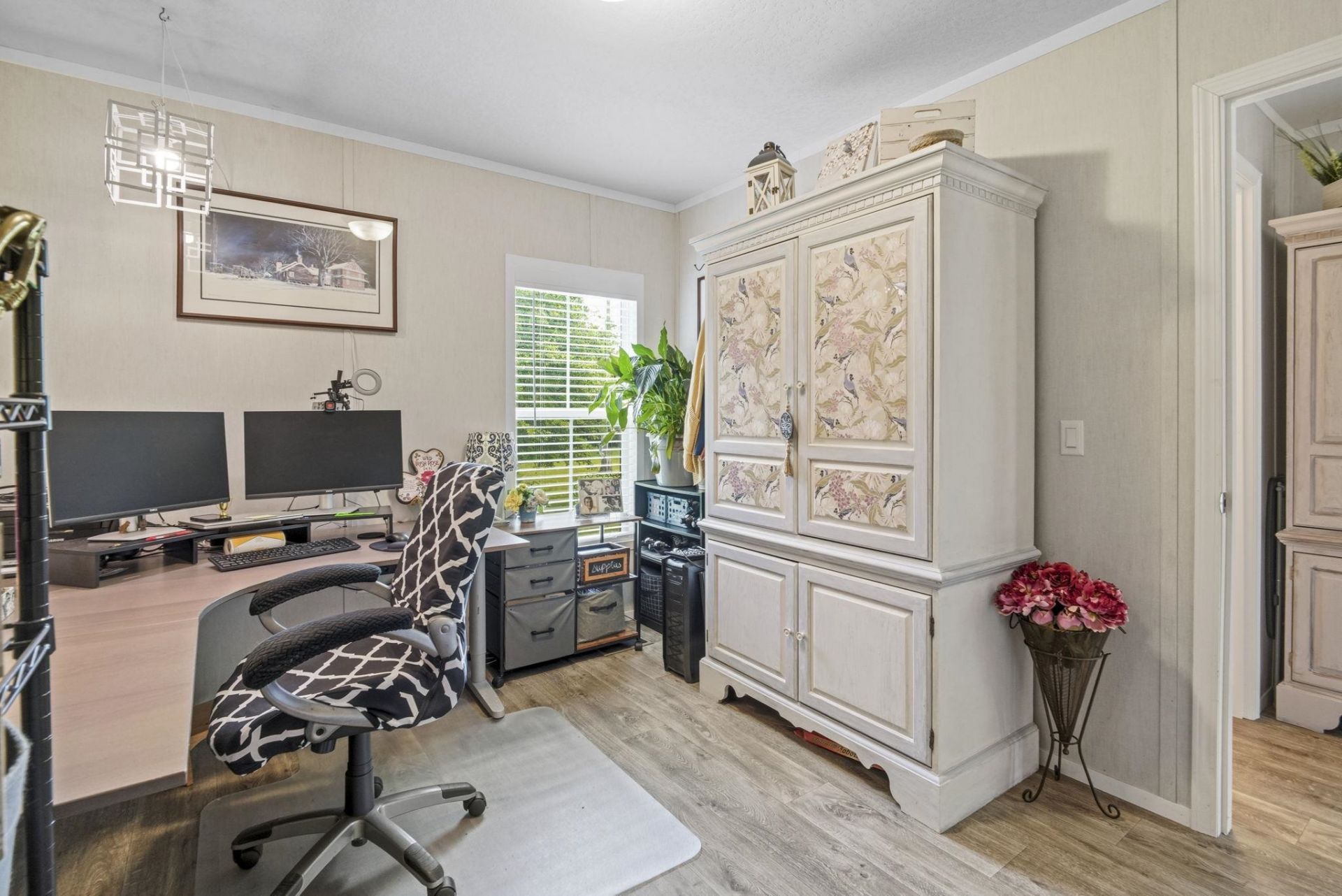 370 Edison Circle Photo 10