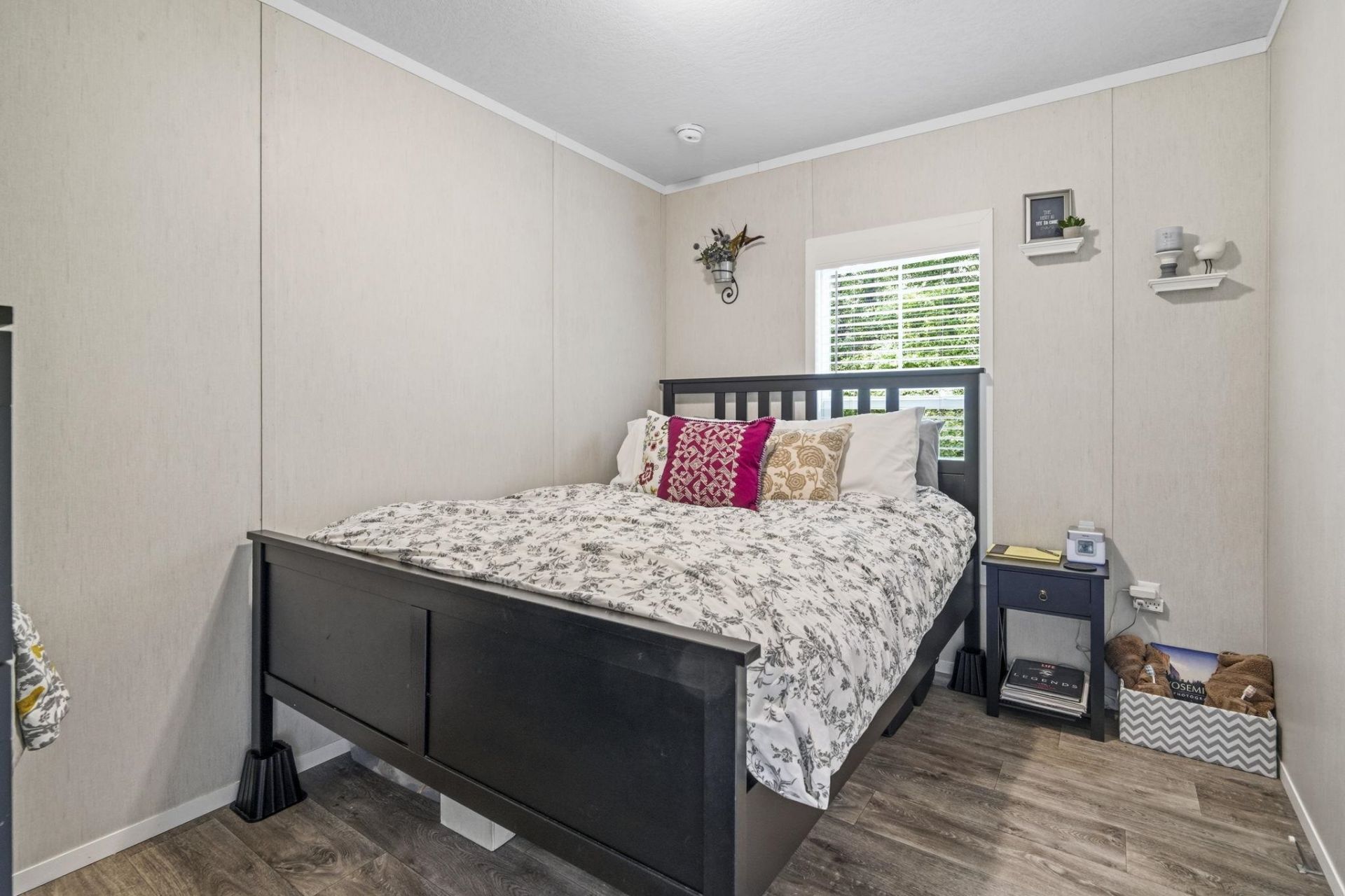 370 Edison Circle Photo 11