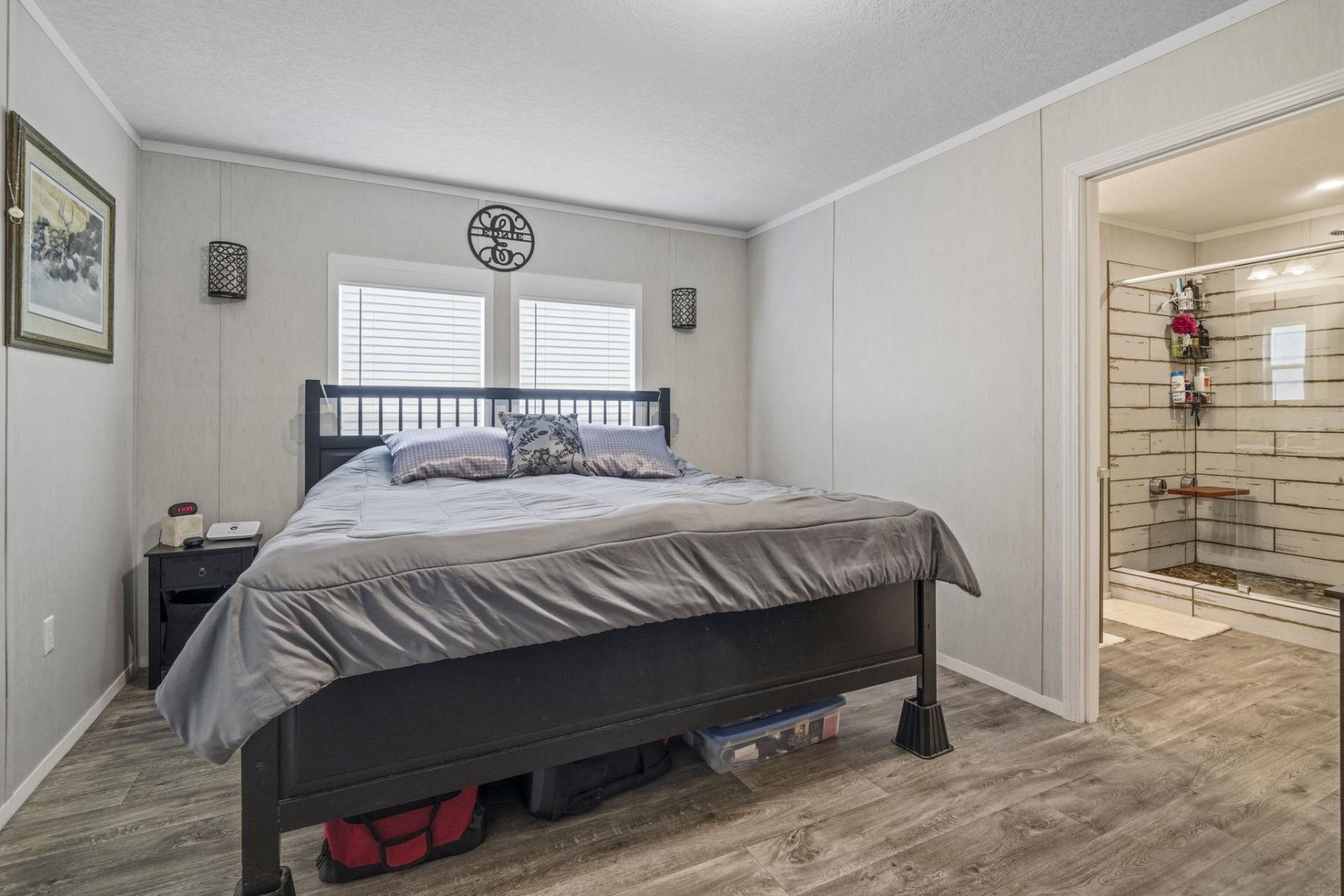 370 Edison Circle Photo 13