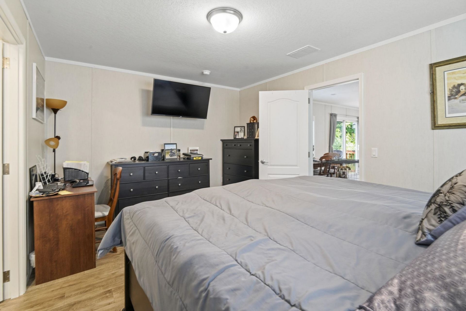 370 Edison Circle Photo 14