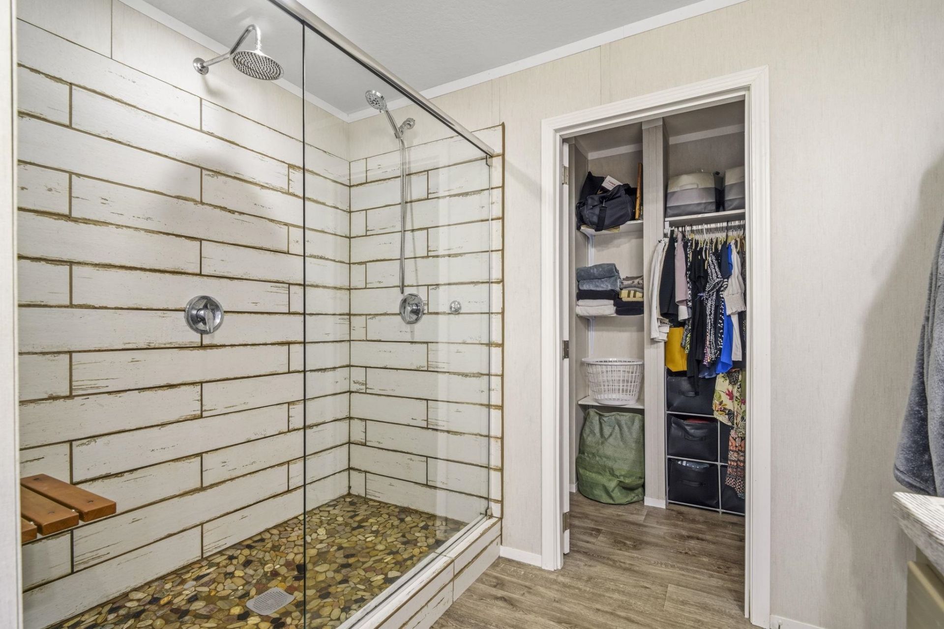 370 Edison Circle Photo 16