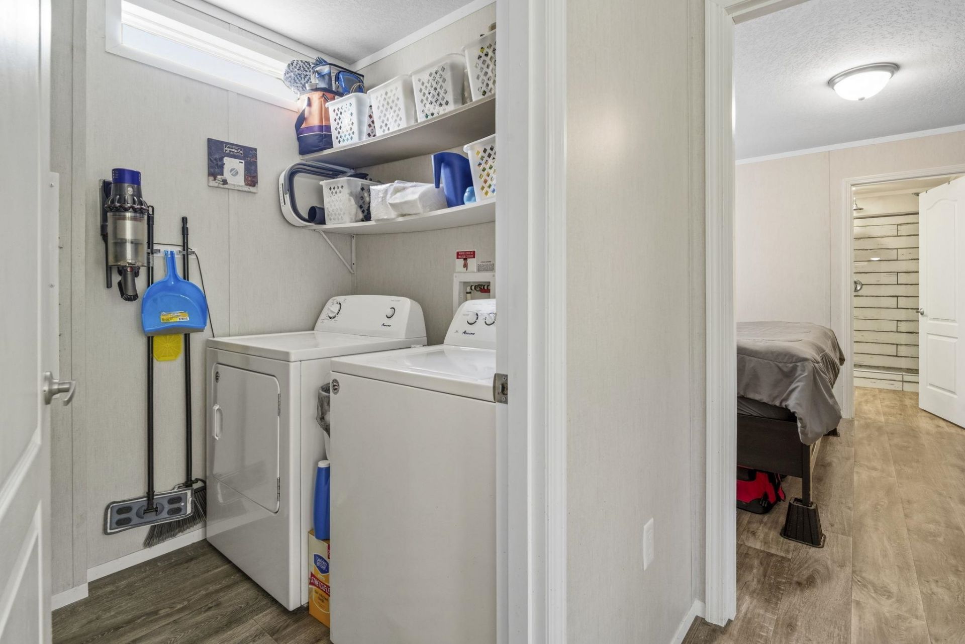 370 Edison Circle Photo 18