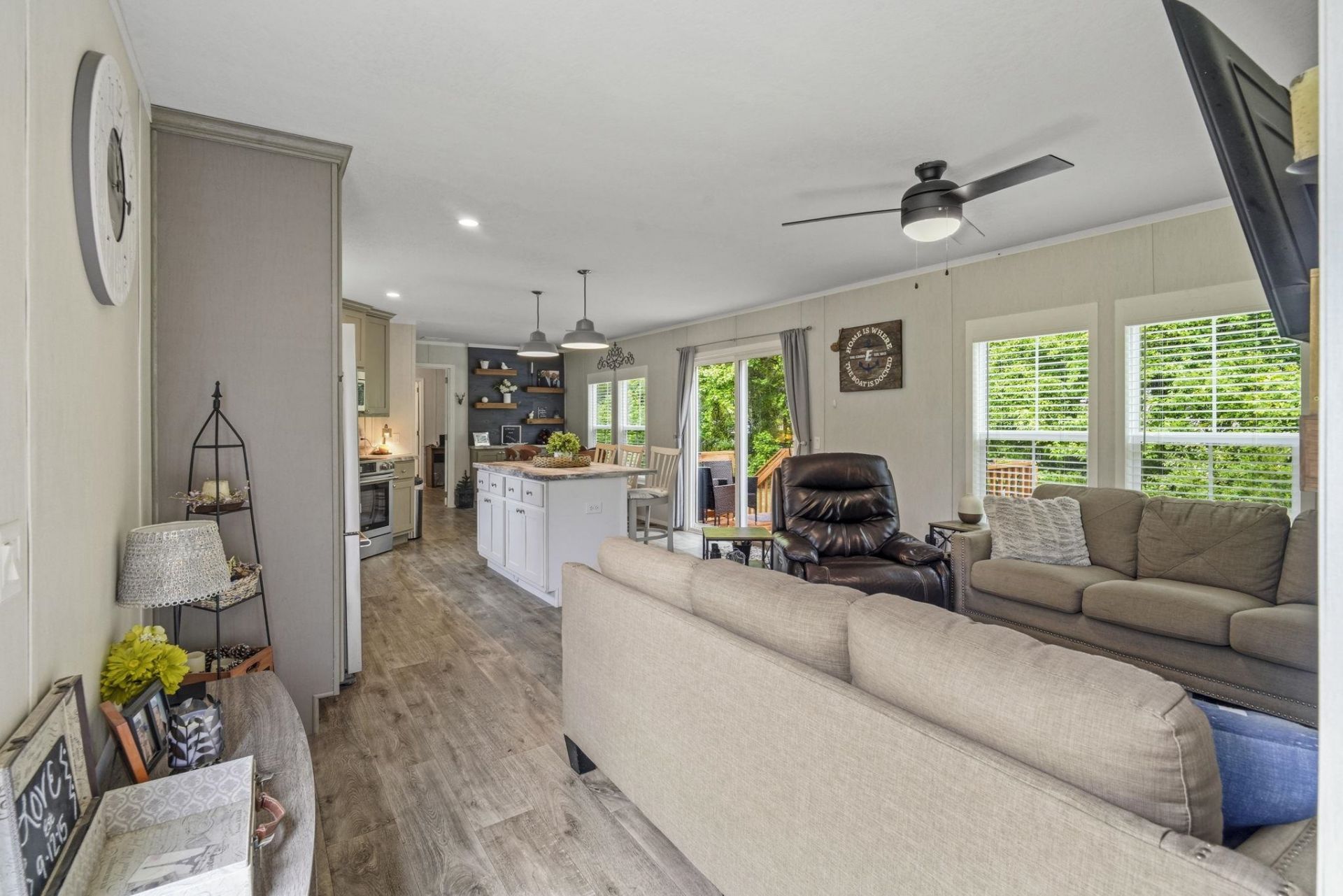 370 Edison Circle Photo 27