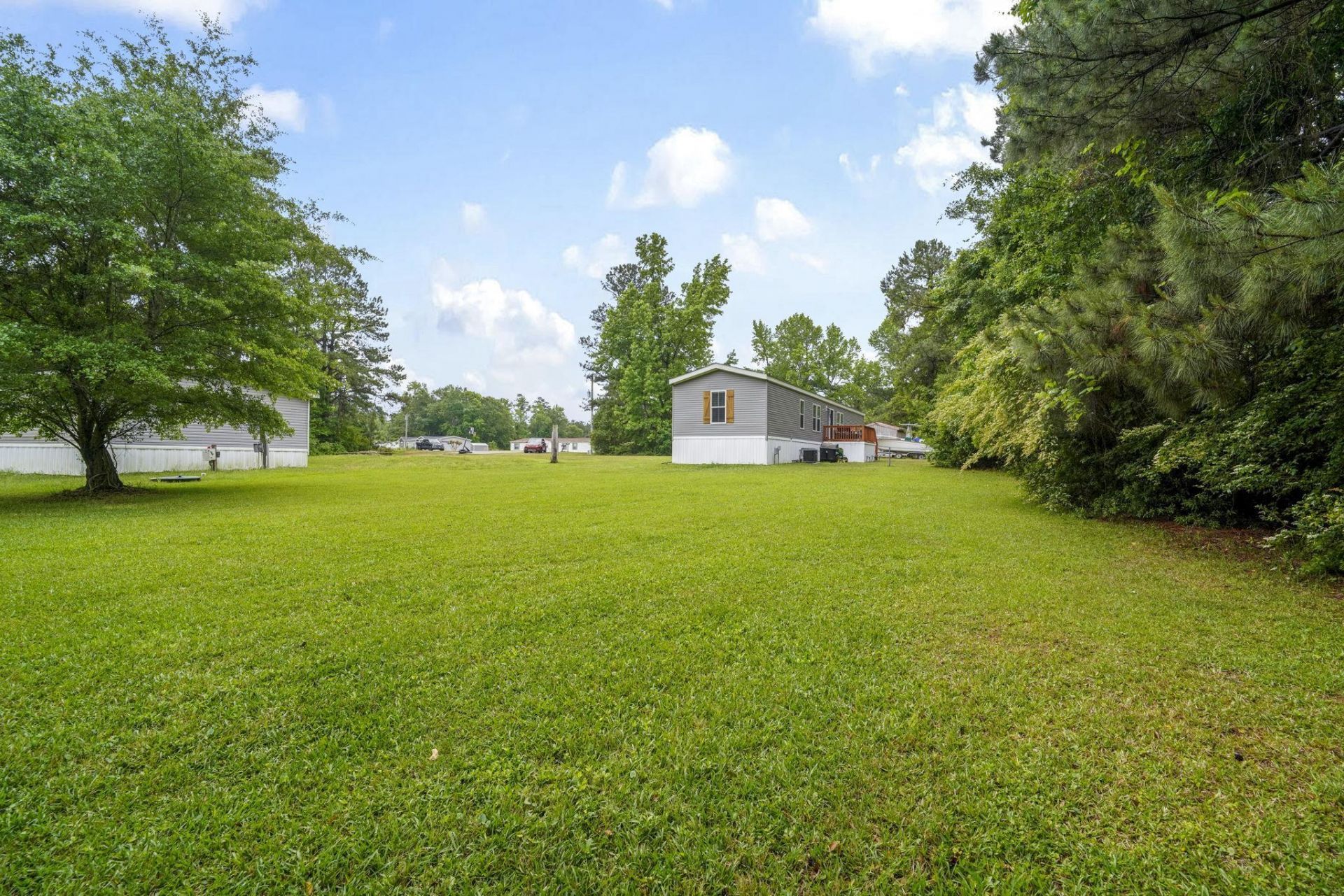 370 Edison Circle Photo 32