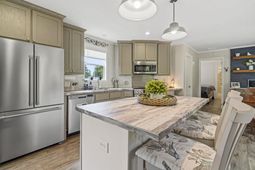 370 Edison Circle photo 4