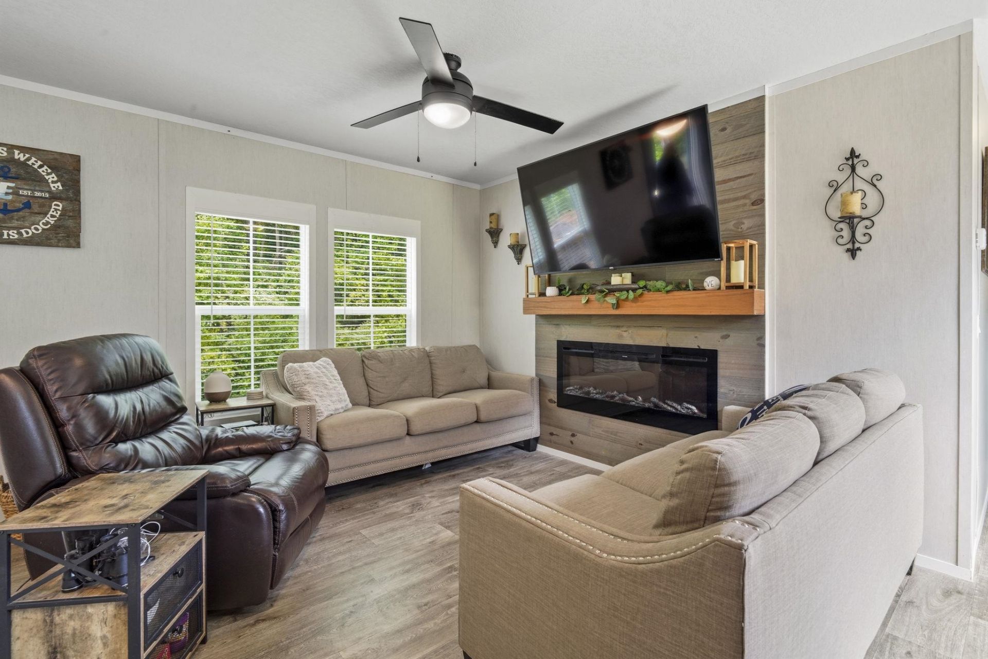 370 Edison Circle Photo 6
