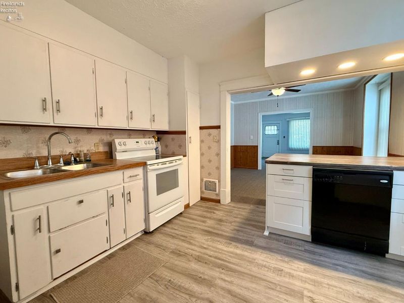 1214 W Osborne, Sandusky, OH 44870 Photo 18