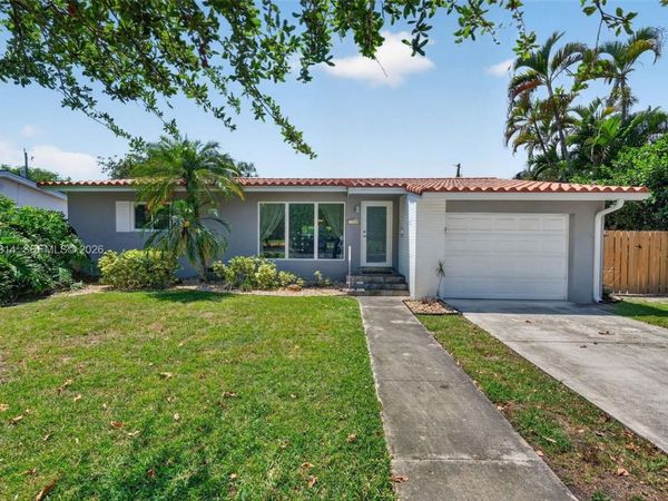 11400 NE 9th Ave , Biscayne Park, FL 33161
