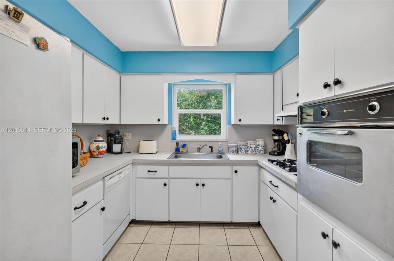 11400 NE 9th Ave , Biscayne Park, FL 33161 Photo