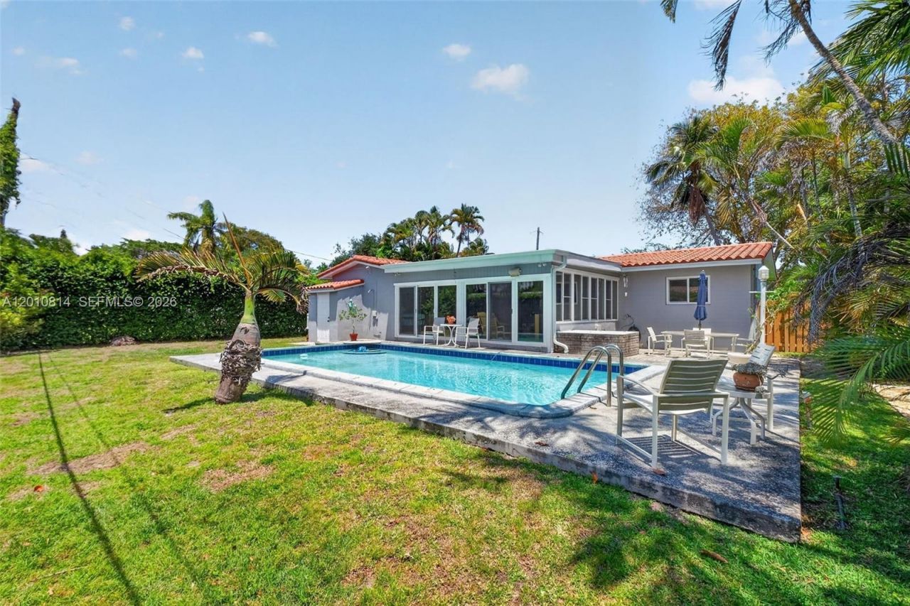 11400 NE 9th Ave , Biscayne Park, FL 33161 Photo