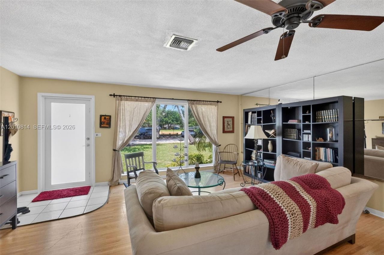 11400 NE 9th Ave , Biscayne Park, FL 33161 Photo