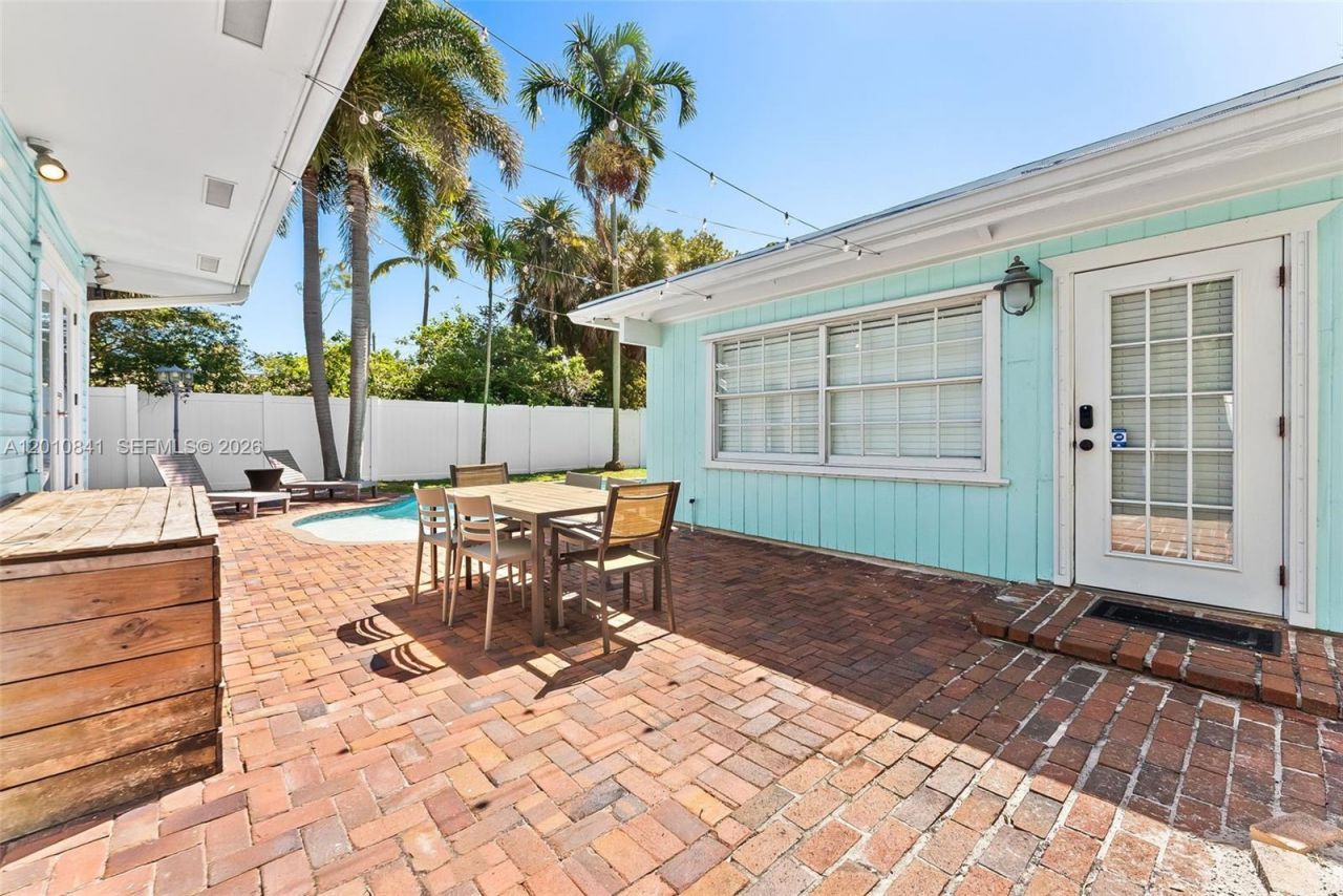 1315 NE 5th Ter, Fort Lauderdale, FL 33304 Photo