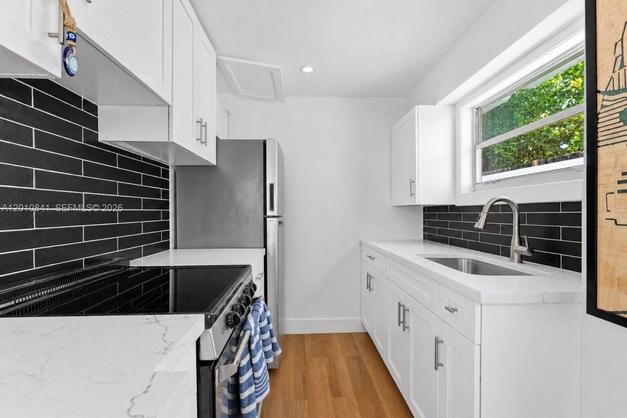 1315 NE 5th Ter, Fort Lauderdale, FL 33304 Photo