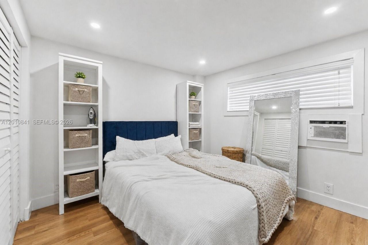 1315 NE 5th Ter, Fort Lauderdale, FL 33304 Photo