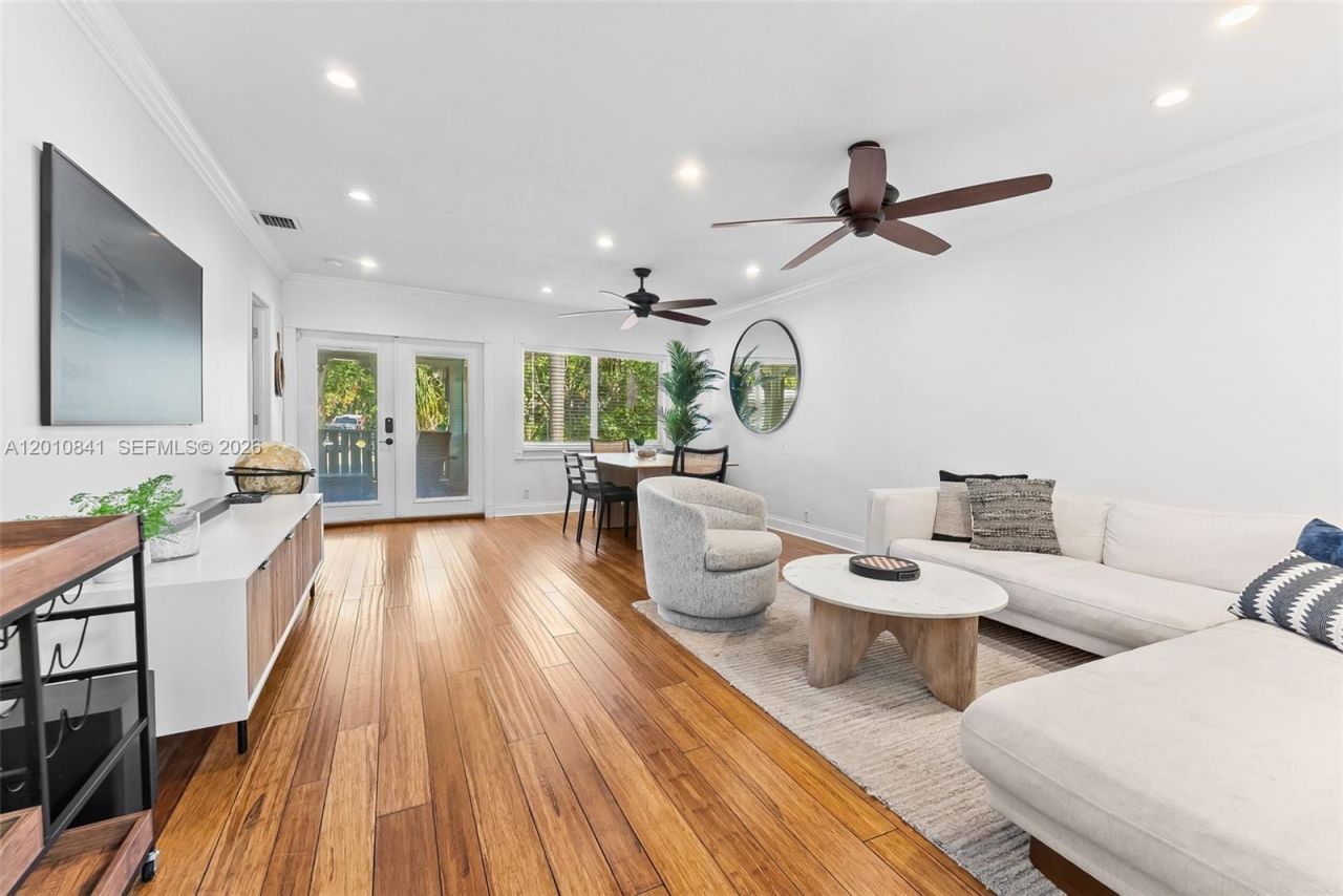 1315 NE 5th Ter, Fort Lauderdale, FL 33304 Photo