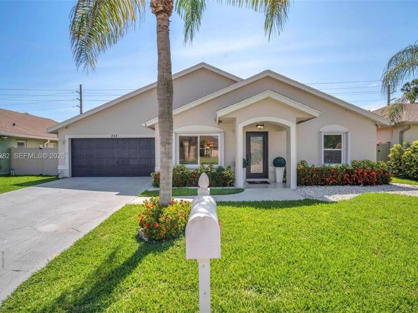 252 Malibu Cir , Unit 252, Green Acres, FL 33413