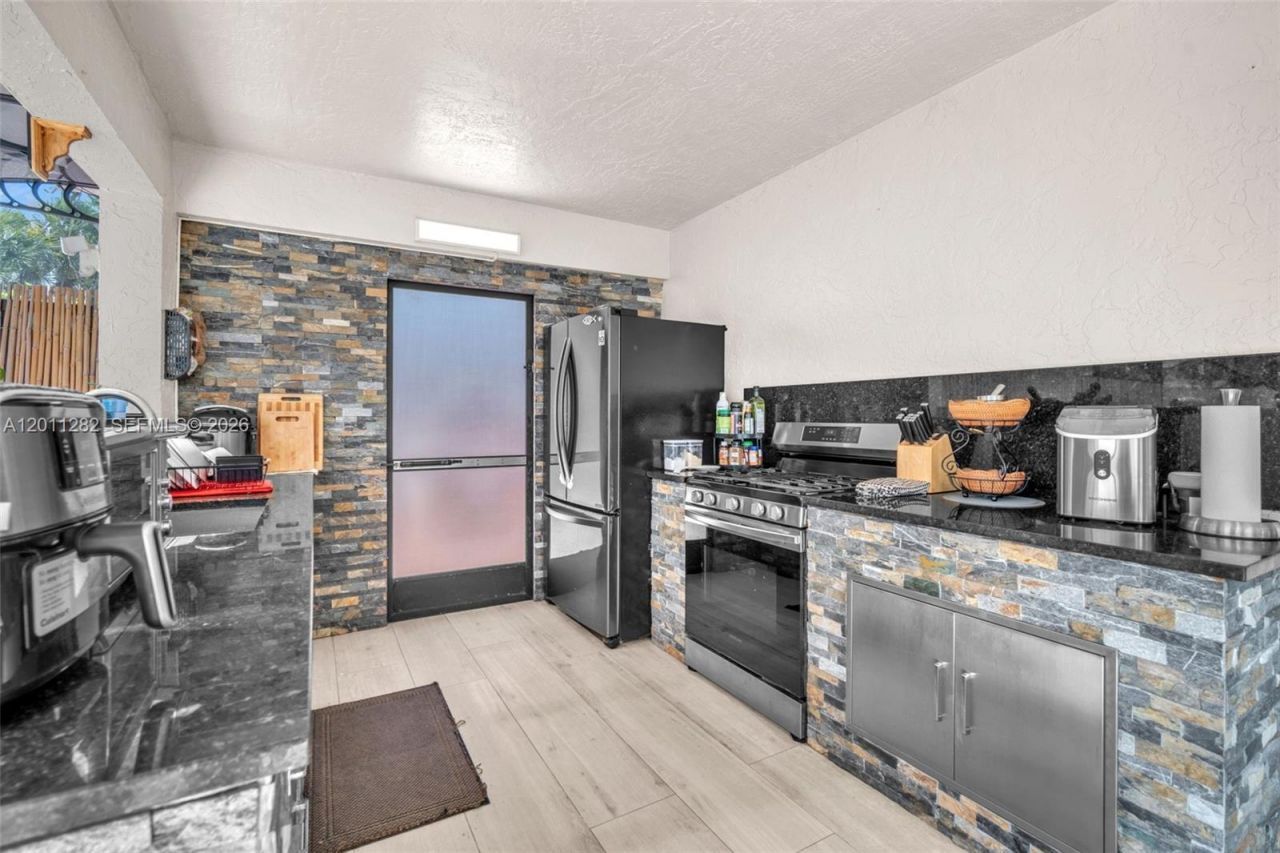 252 Malibu Cir , Unit 252, Greenacres, FL 33413 Photo