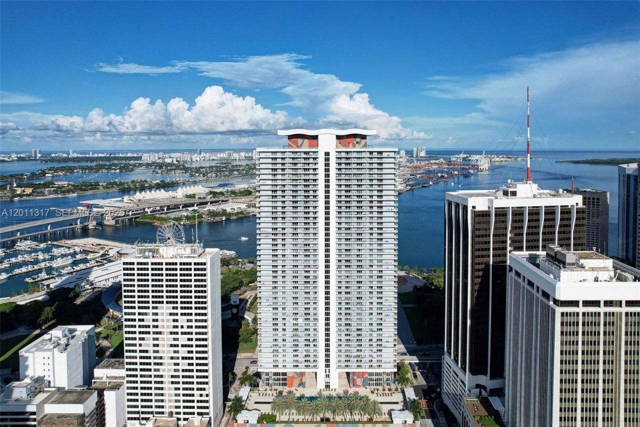 50 Biscayne Blvd, Unit 4405, Miami, FL 33132 Photo
