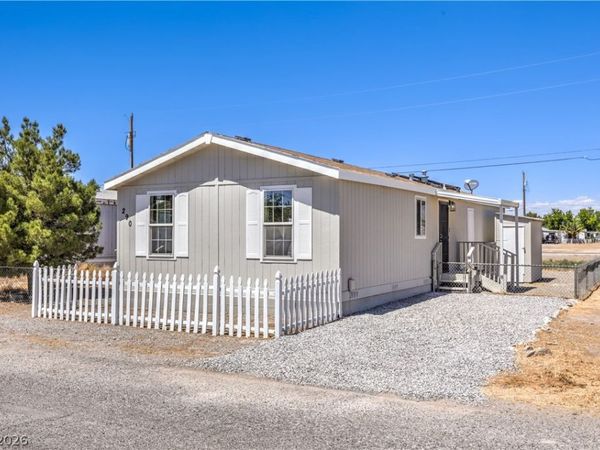 290 W Liberty Street , Pahrump, NV 89048