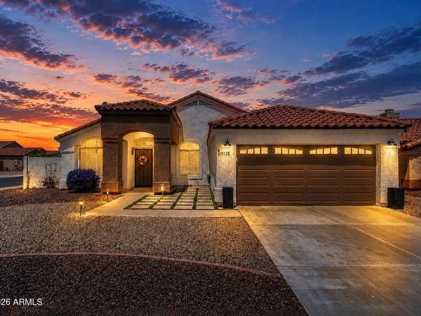9242 W SAINT JOHN Road, Peoria, AZ 85382