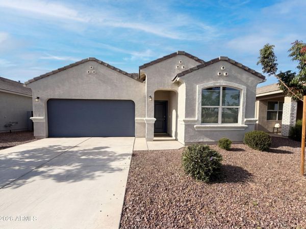 18616 W DESERT HOLLOW Drive, Wittmann, AZ 85361