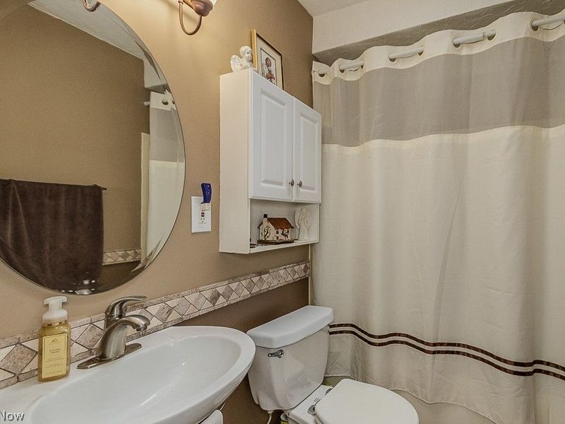 7580 Primrose Drive, Mentor on the Lake, OH 44060 Photo 16