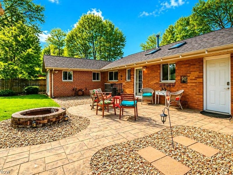 7580 Primrose Drive, Mentor on the Lake, OH 44060 Photo 3