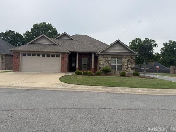 2405 EIGHTEEN Loop, Conway, AR 72034