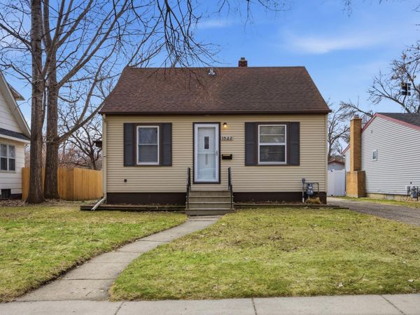 1522 10th Avenue S, Fargo, ND 58103
