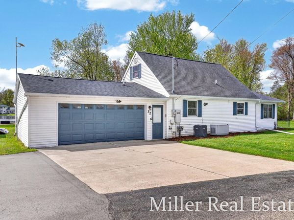 32 B Drive, Hastings, MI 49058