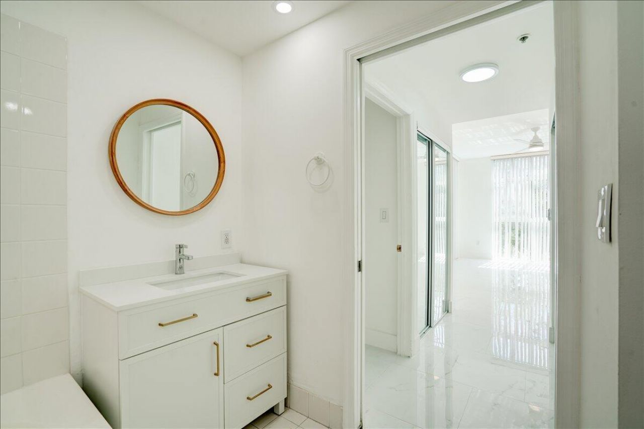 9805 NW 52nd Street, Unit 407, Doral, FL 33178 Photo