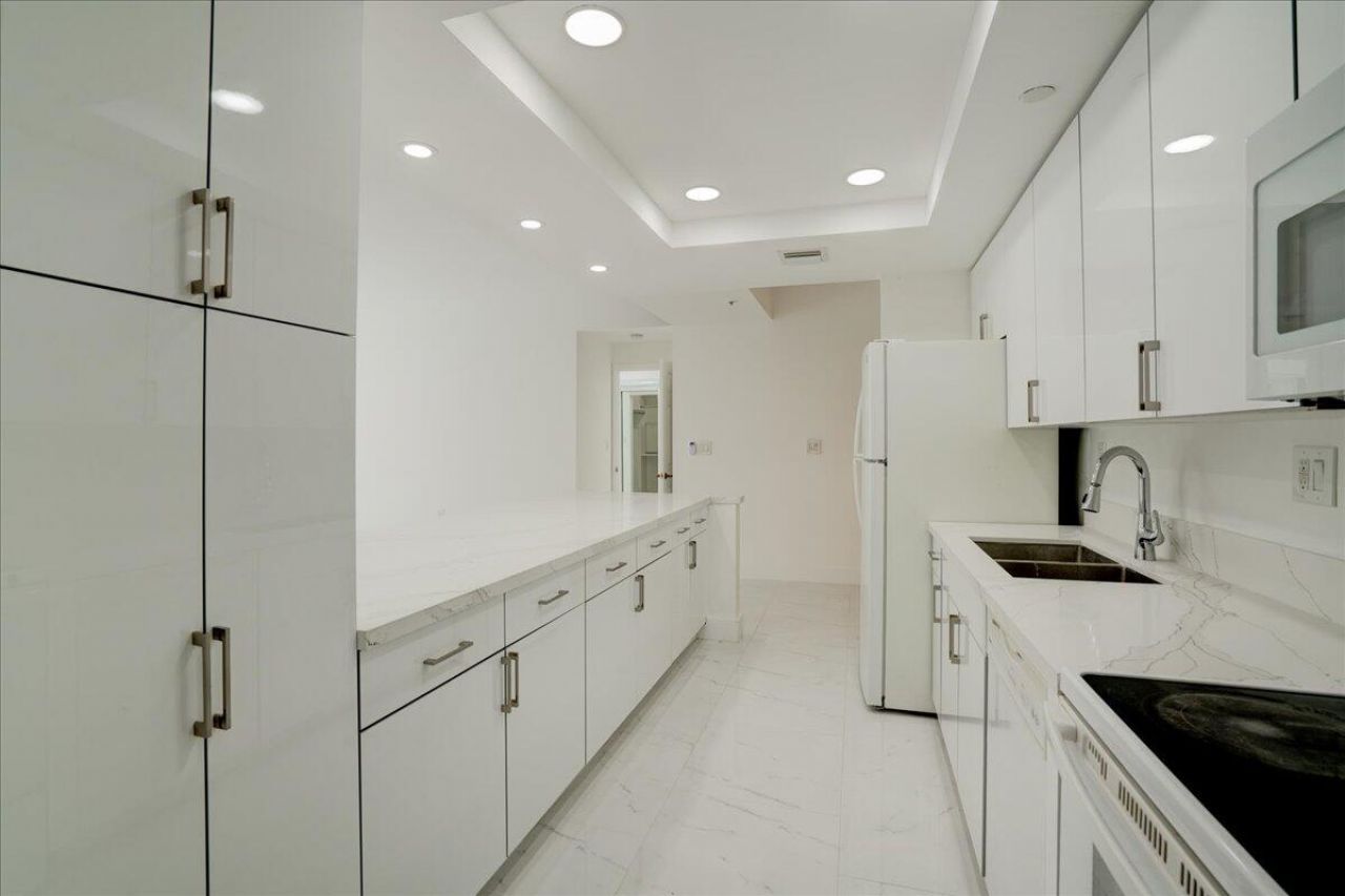 9805 NW 52nd Street, Unit 407, Doral, FL 33178 Photo