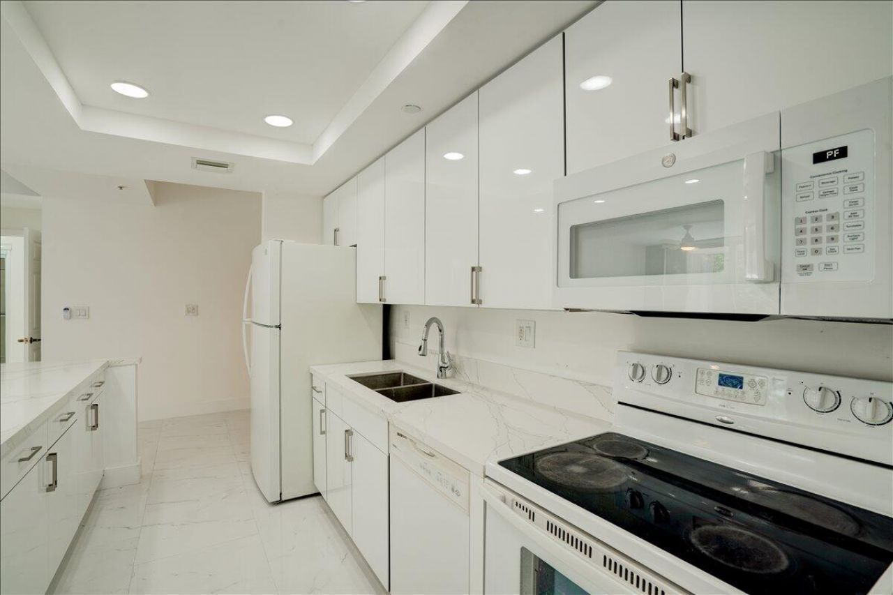 9805 NW 52nd Street, Unit 407, Doral, FL 33178 Photo