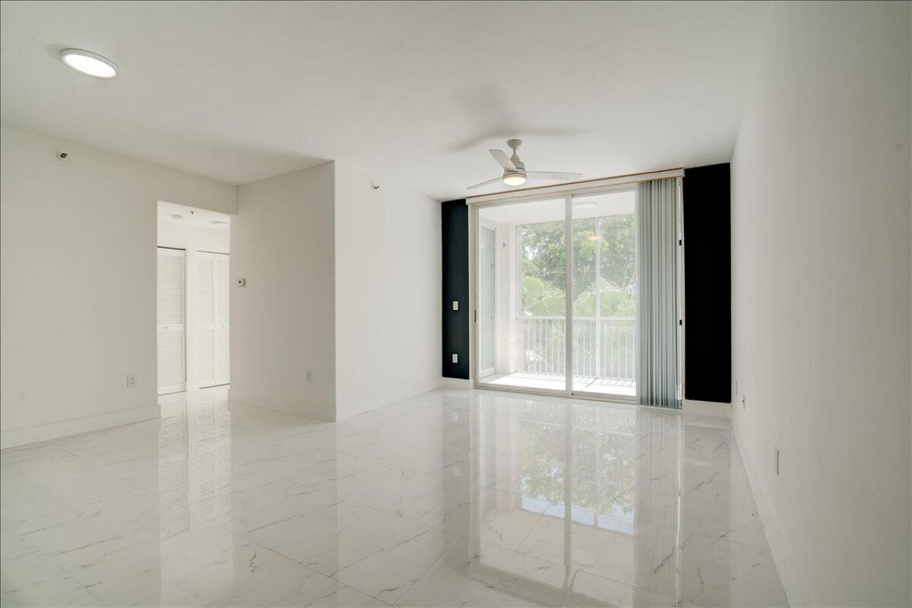 9805 NW 52nd Street, Unit 407, Doral, FL 33178 Photo