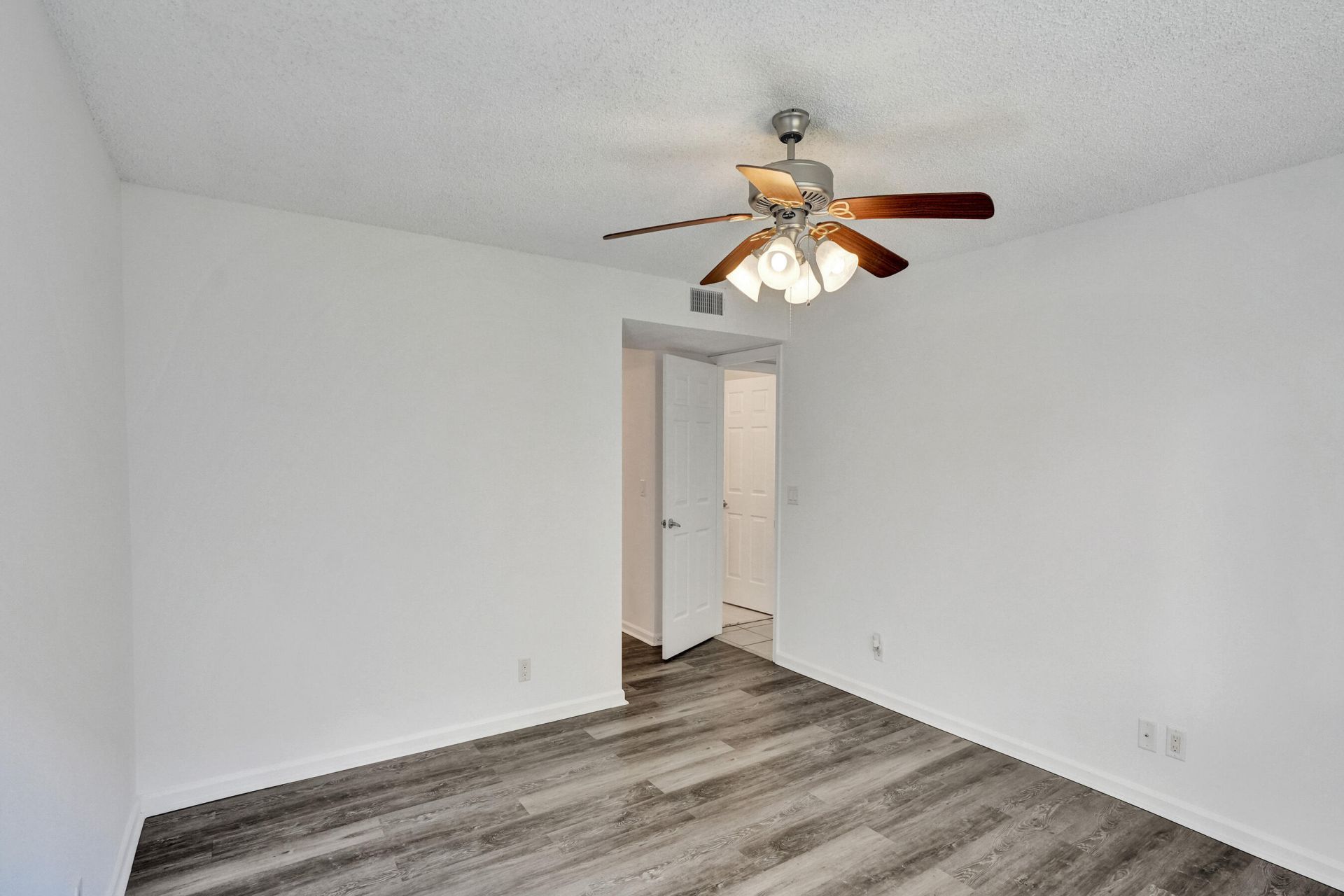 12 Vía De Casas Sur, Unit 101, Boynton Beach, FL 33426 Photo