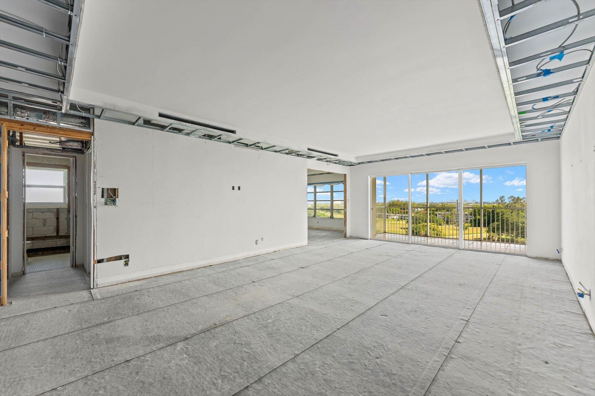 3050 N Palm Aire Drive, Unit 910, Pompano Beach, FL 33069 Photo
