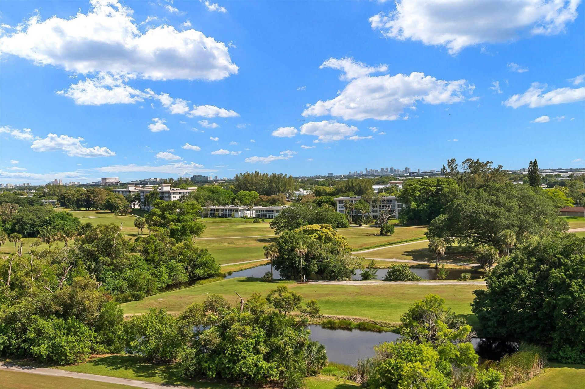 3050 N Palm Aire Drive, Unit 910, Pompano Beach, FL 33069 Photo