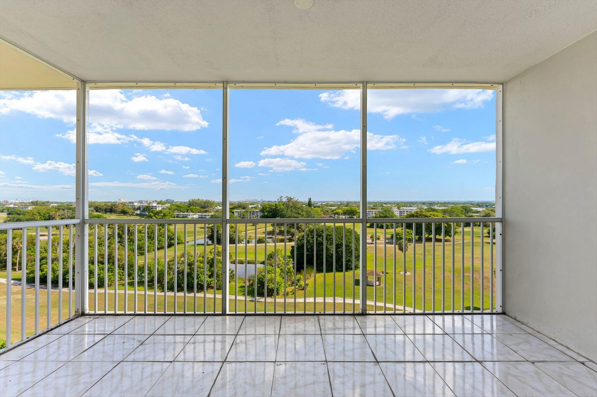 3050 N Palm Aire Drive, Unit 910, Pompano Beach, FL 33069 Photo