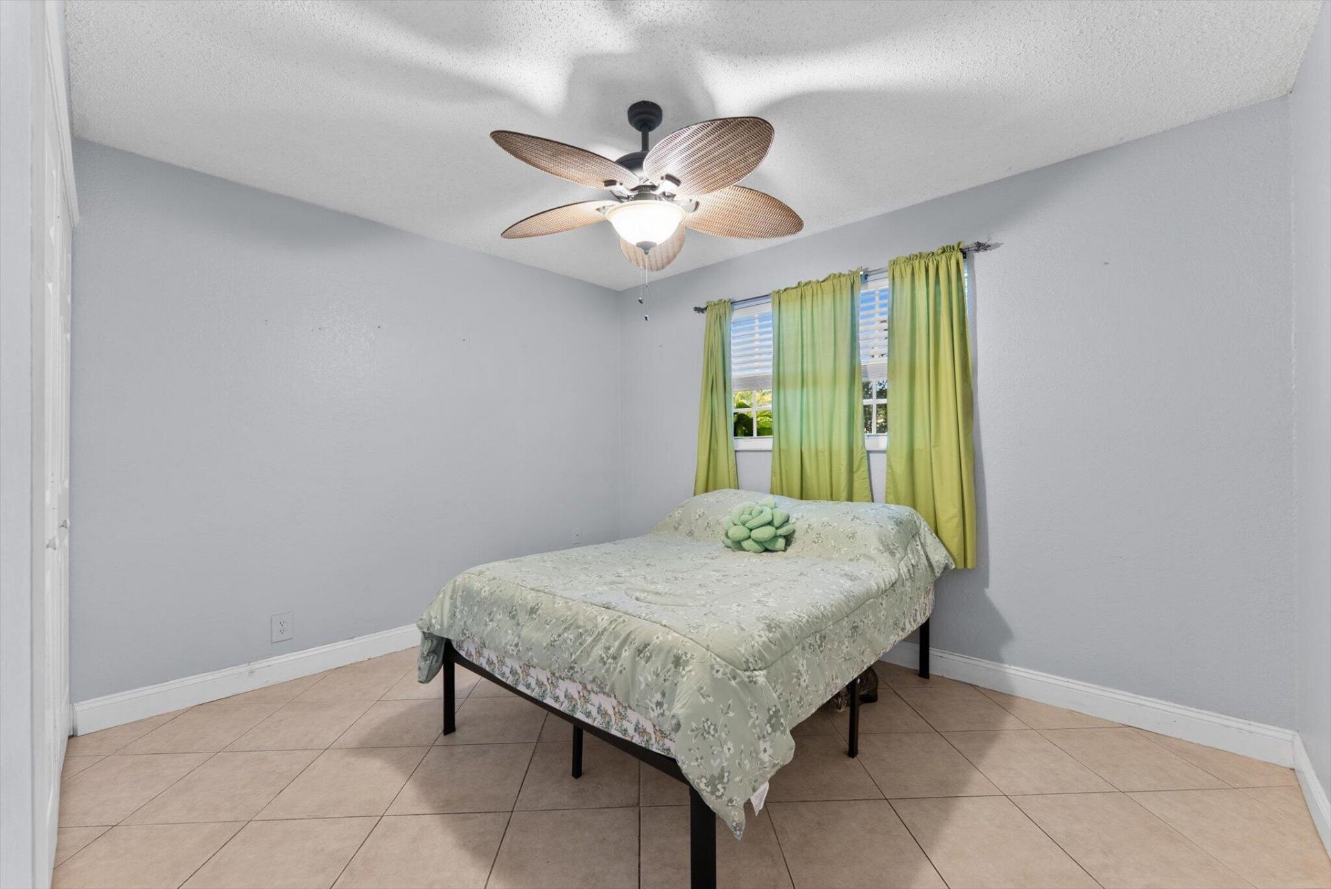 2831 N Seacrest Boulevard, Boynton Beach, FL 33435 Photo