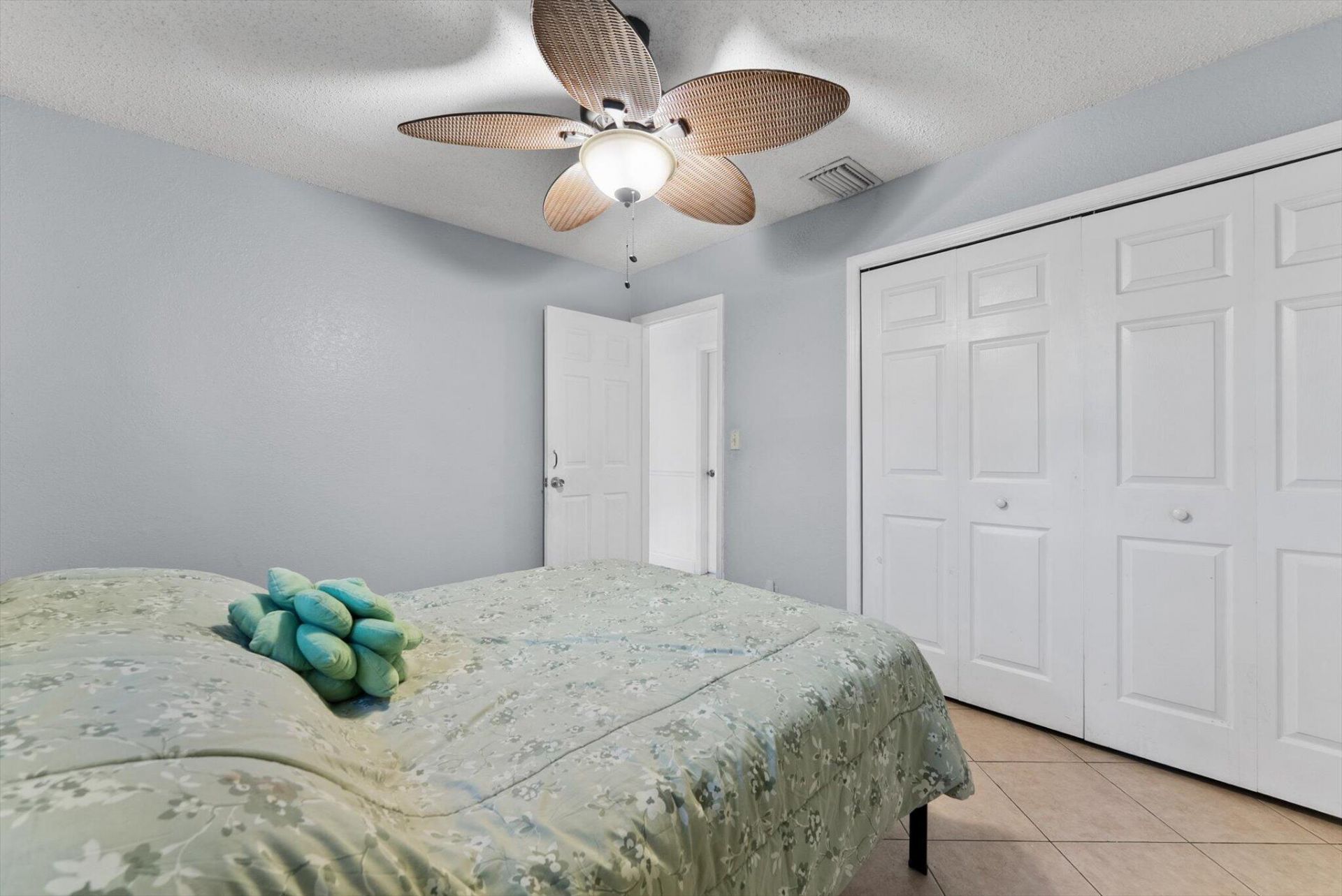 2831 N Seacrest Boulevard, Boynton Beach, FL 33435 Photo