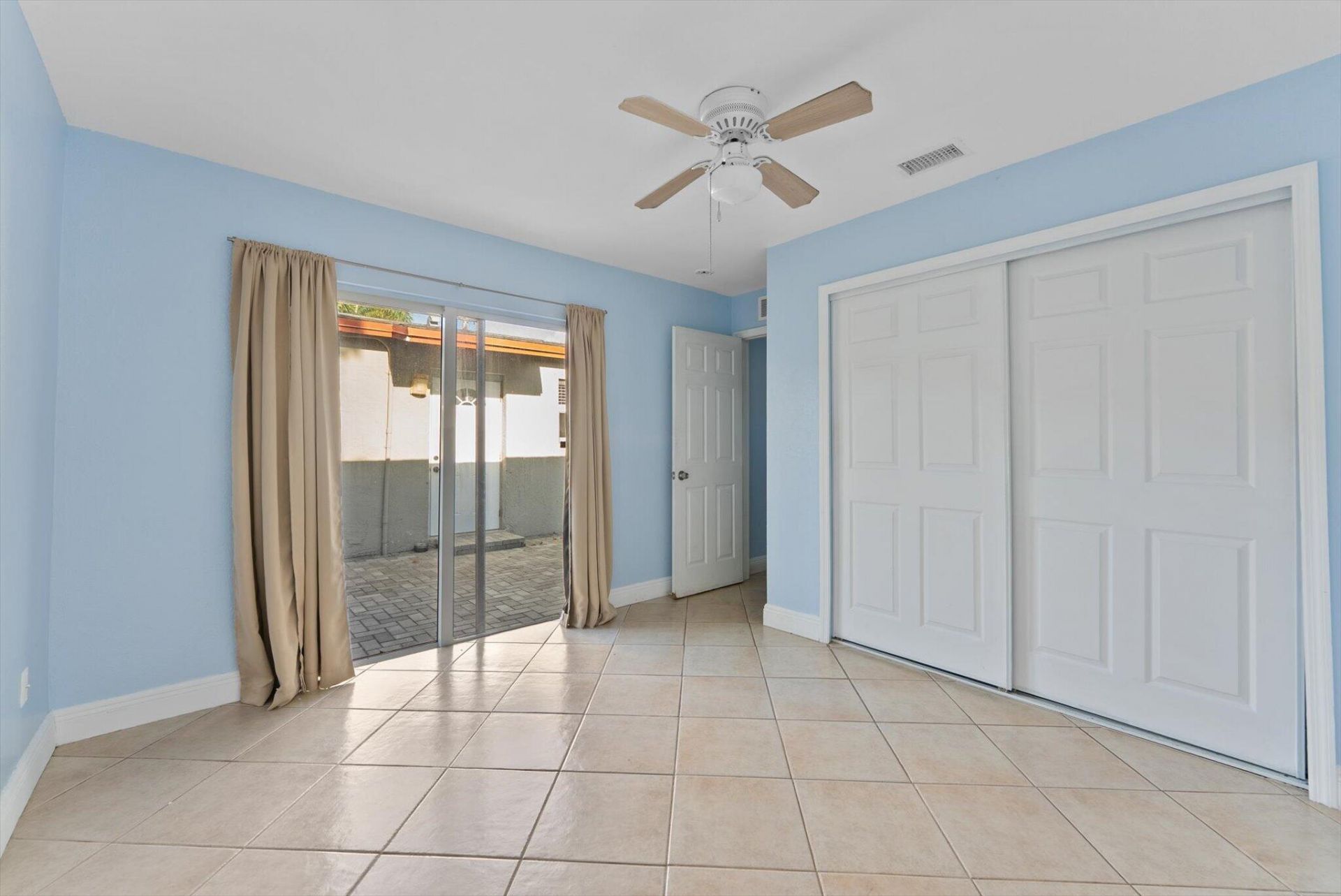 2831 N Seacrest Boulevard, Boynton Beach, FL 33435 Photo