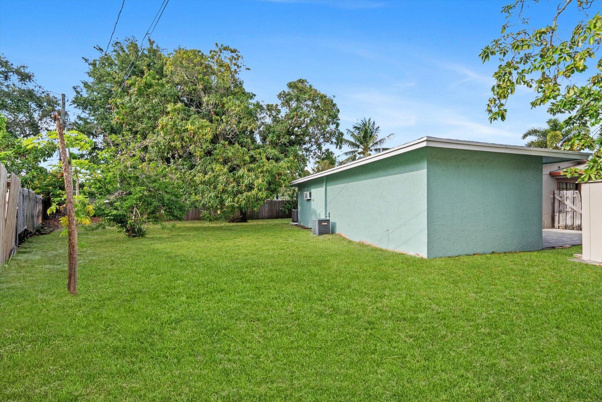 2831 N Seacrest Boulevard, Boynton Beach, FL 33435 Photo