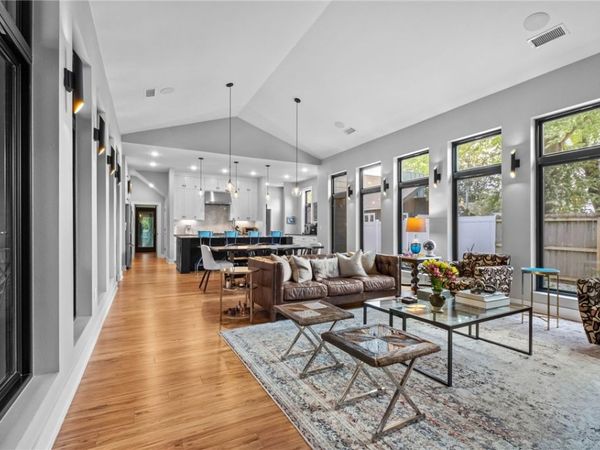 715 8th Street , Bentonville, AR 72712