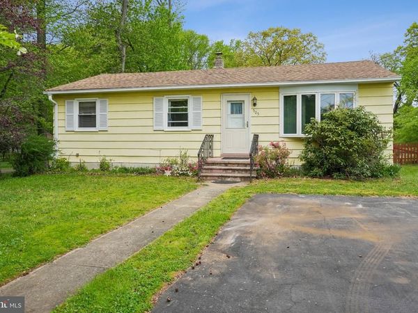 505 FOUNTAIN AVENUE , BURLINGTON, NJ 08016