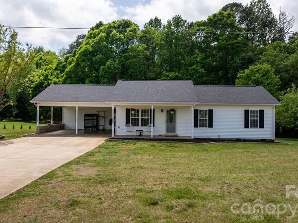 900 Pine Mountain Road, Hudson, NC 28638