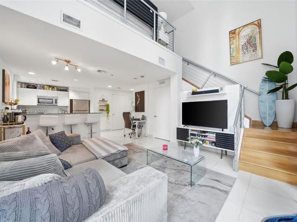 1050 Brickell Ave , Unit 1002, Miami, FL 33131