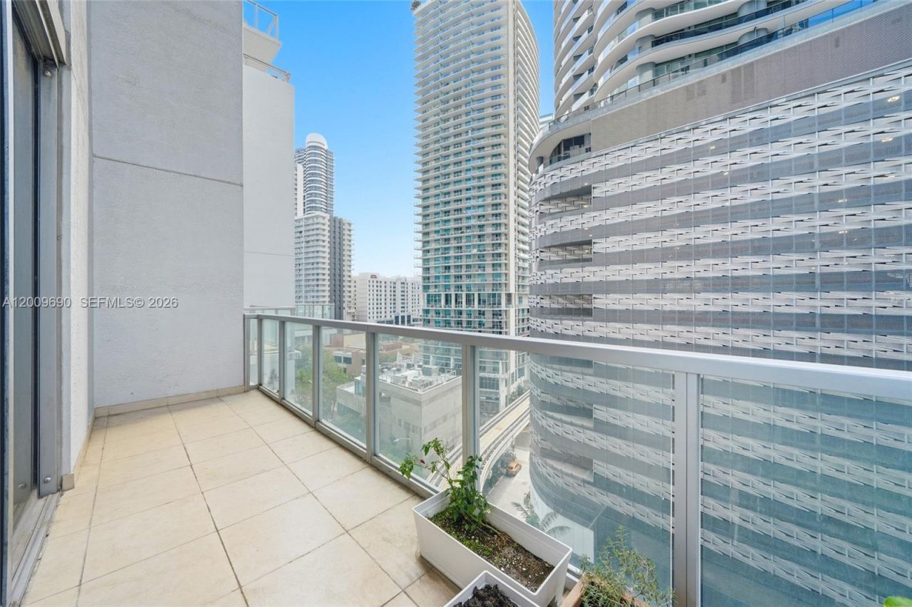 1050 Brickell Ave , Unit 1002, Miami, FL 33131 Photo